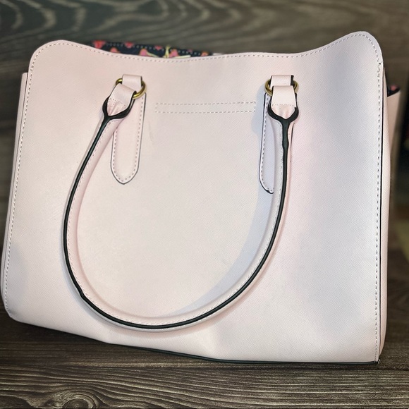 Baby pink Trina Turk purse - Picture 5 of 5